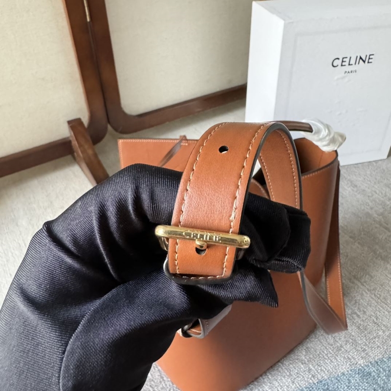 Ce1i*e bucket bags